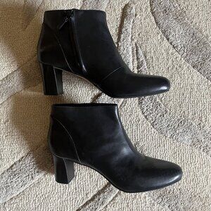 Cole Haan Classic Versatile Womens 8 1/2 Black Leather Air Claire Ankle Boots